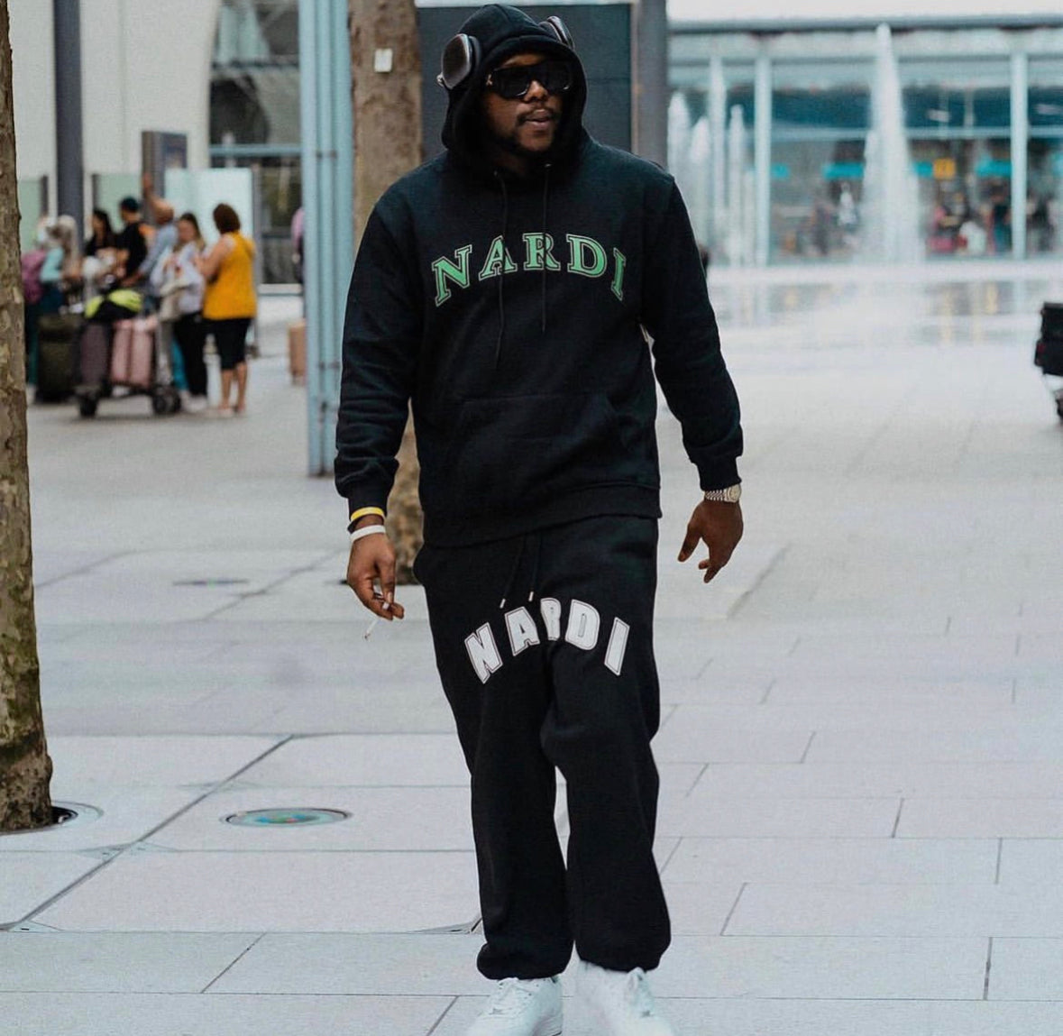 VARSITY BLACK & WHITE SWEATPANTS