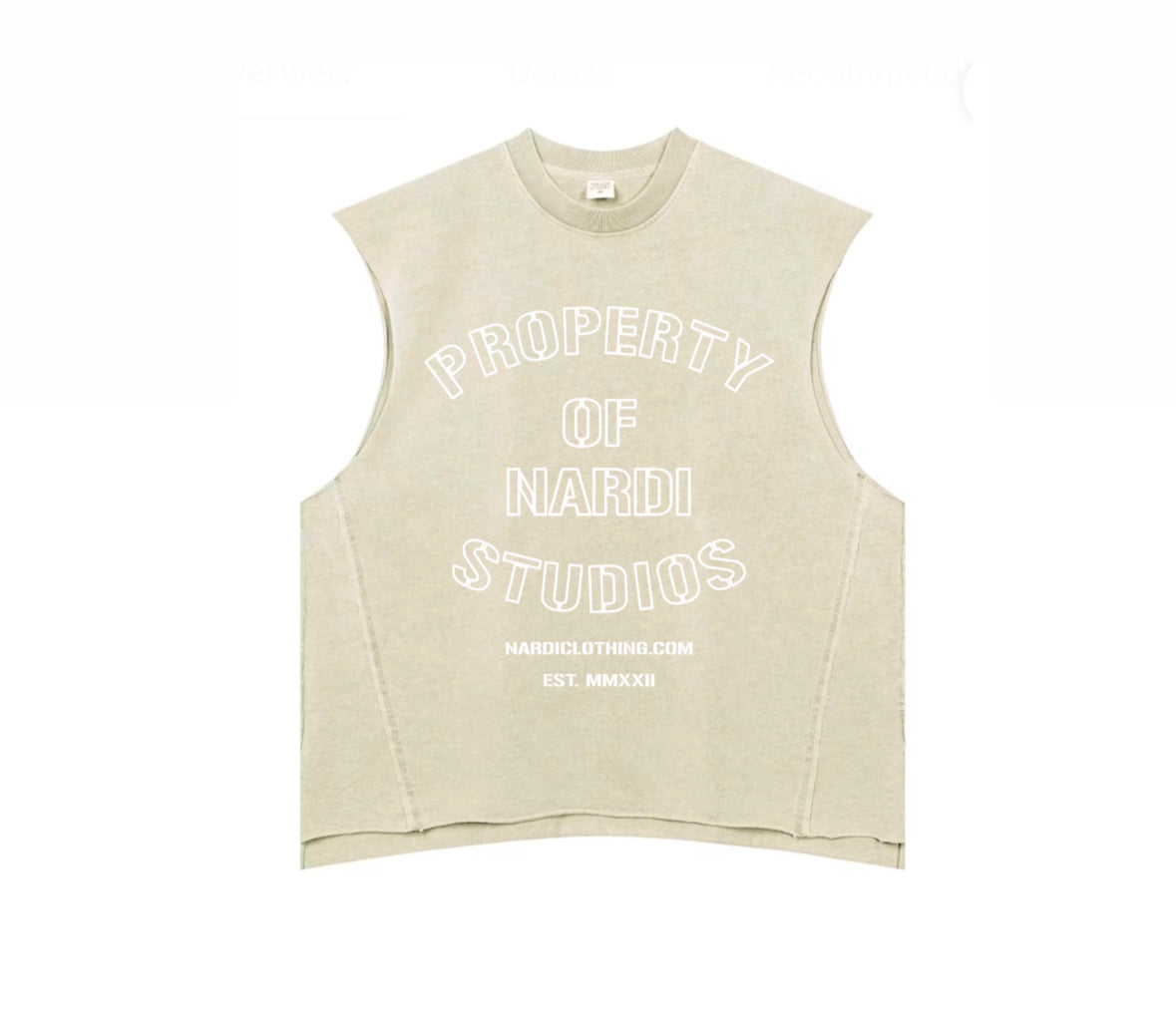 BEIGE “PROPERTY OF NARDI STUDIOS” VINTAGE SLEEVESLESS